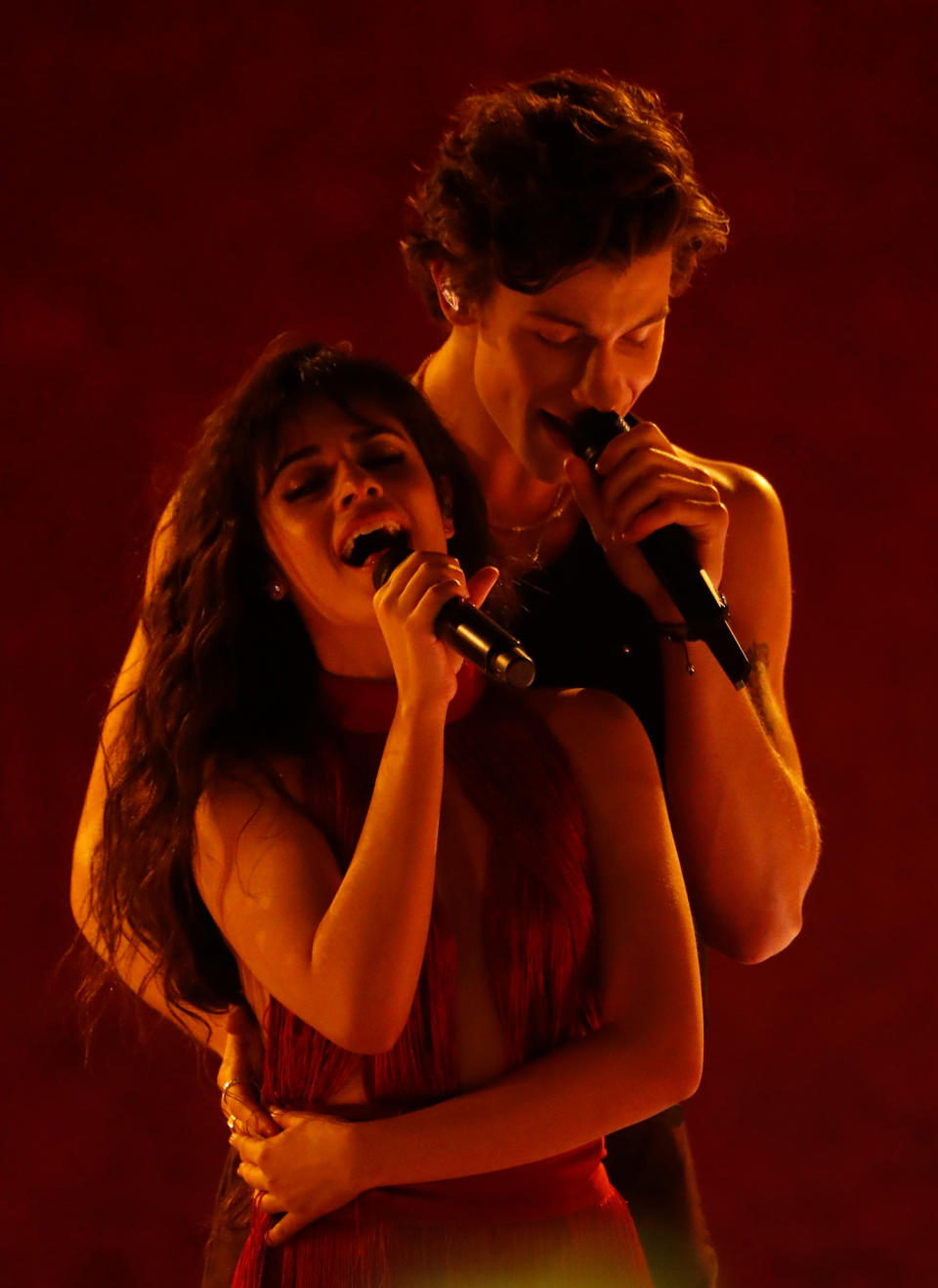2019 American Music Awards – Show– Los Angeles, California, U.S., November 24, 2019 – Shawn Mendes and Camila Cabello perform Senorita. REUTERS/Mario Anzuoni