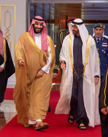 Abu Dhabi's Crown Prince Sheikh Mohammed bin Zayed al-Nahyan receives Saudi Arabia's Crown Prince Mohammed bin Salman Al Saud in Abu Dhabi, UAE, November 22, 2018. Picture taken November 22, 2018. Bandar Algaloud/Courtesy of Saudi Royal Court/Handout via REUTERS