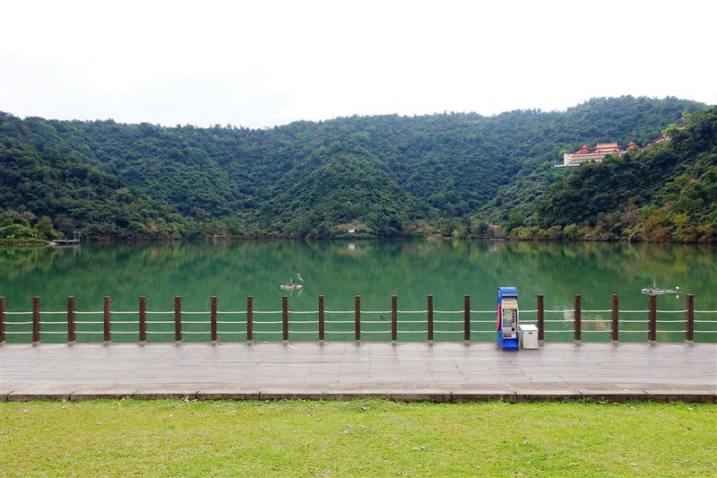 宜蘭梅花湖擁有絕美湖光山色，吸引許多人來環湖散步。（圖／臉書粉專《宜蘭ㄚ欣的美食日誌》授權提供）