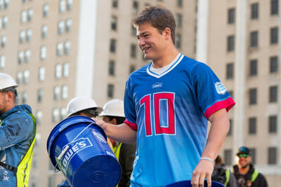 Drake Maye Surprises Local Detroit Contractor Dave D’Agostino with 2024 NFL Draft Experience on Behalf of Lowe’s