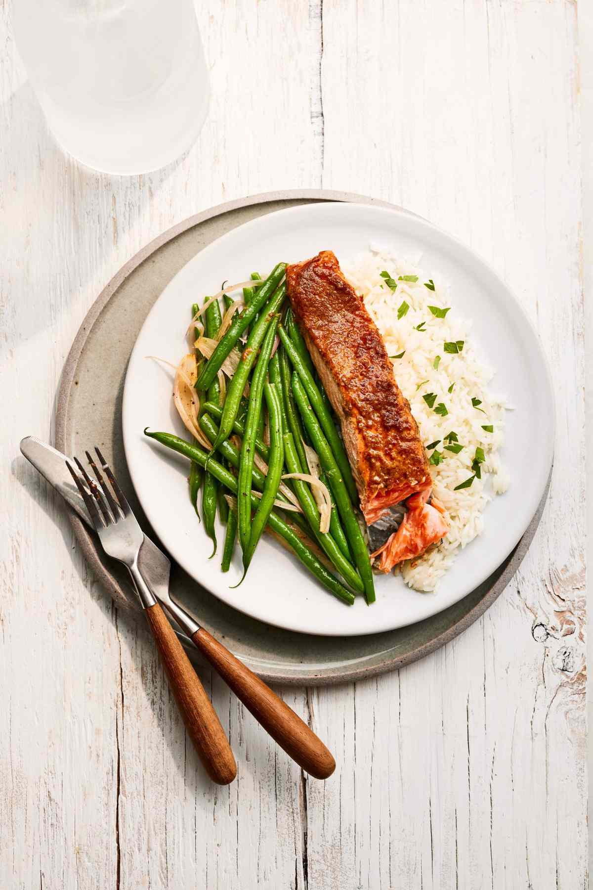 Smoky-Sweet Baked Salmon in Parchment