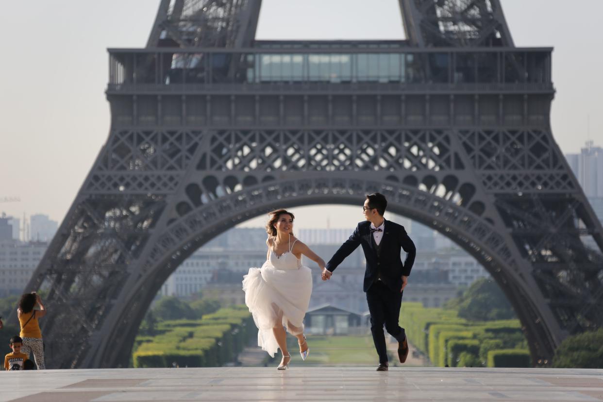 In Sachen Hochzeit muss es für die Braut mittlerweile nicht nur schön, sondern auch bequem sein. (Bild: Getty Images)