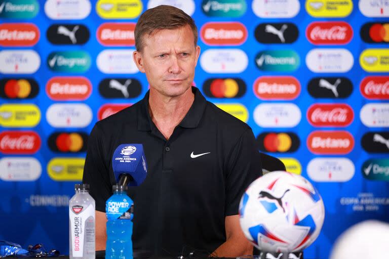 El entrenador de Canadá, Jesse Marsch, durante la conferencia de prensa previa al partido con Argentina