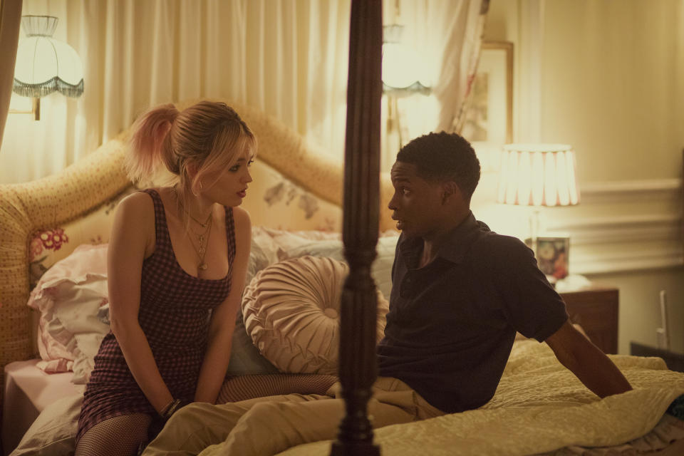 Maeve (Emma Mackey) and Jackson (Kedar Williams-Stirling) discuss whether to make out in "Sex Education." (Photo: Netflix )