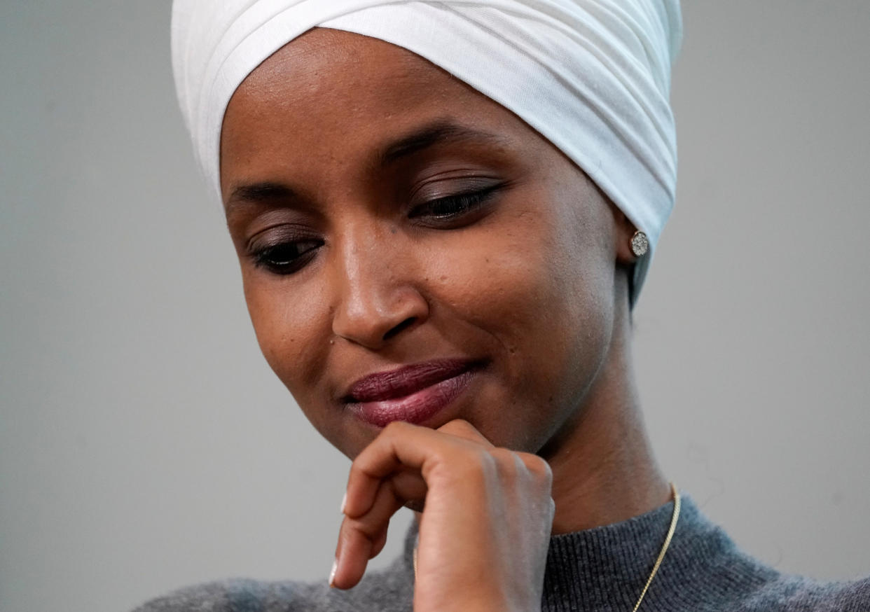 Ilhan Omar wehrt sich gegen die Diffamierung durch Donald Trump (Bild: Reuters/Kevin Lamarque)