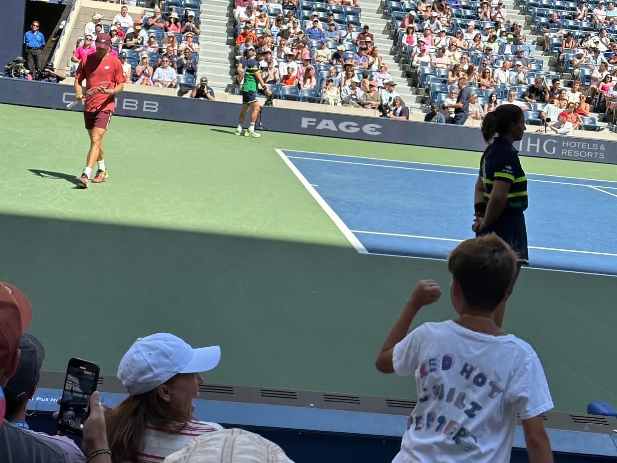 Eddie (right) cheers Tommy Paul on during his third-round match at the 2023 US Open.