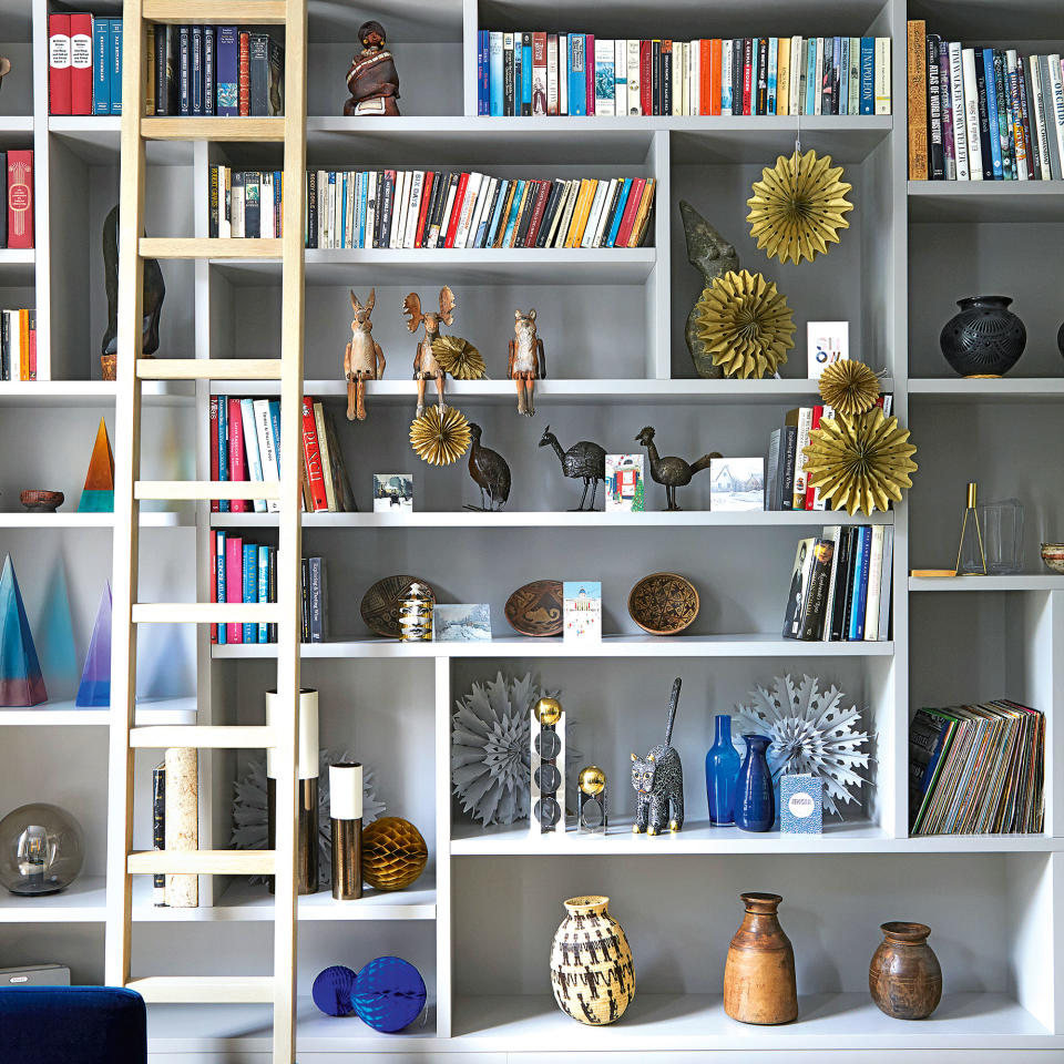 Add colour behind books and objets