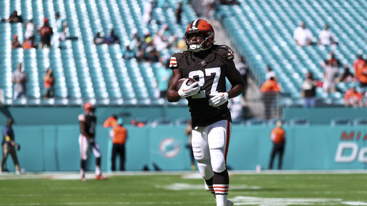 Browns CB Greg Newsome II ruled out vs. Titans; RB Kareem Hunt will play 