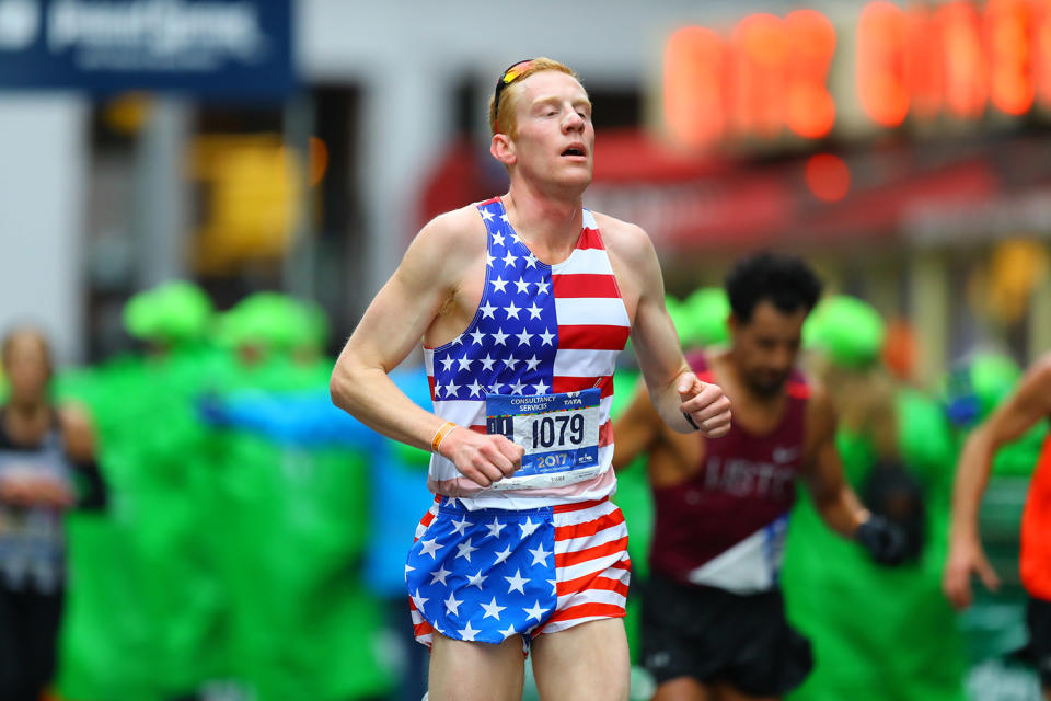 <p>A runner wearing the stars and stripes participates in the 2017 New York City Marathon, Nov. 5, 2017. (Photo: Gordon Donovan/Yahoo News) </p>