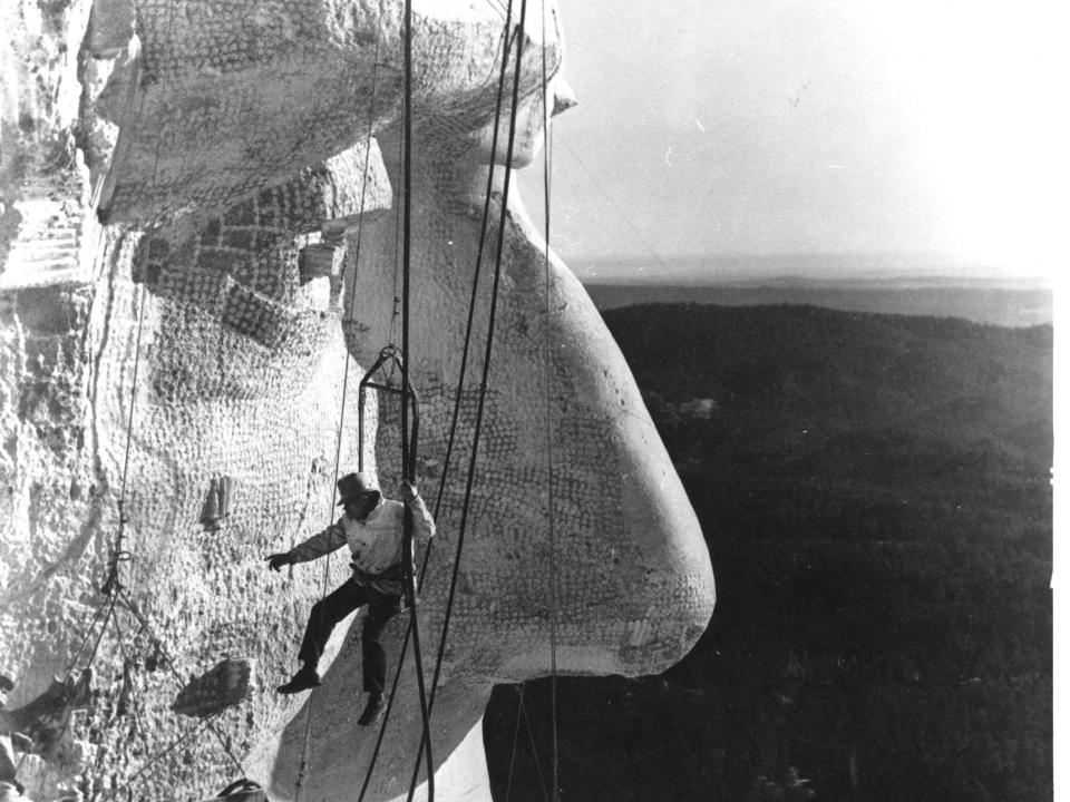 mt rushmore construction