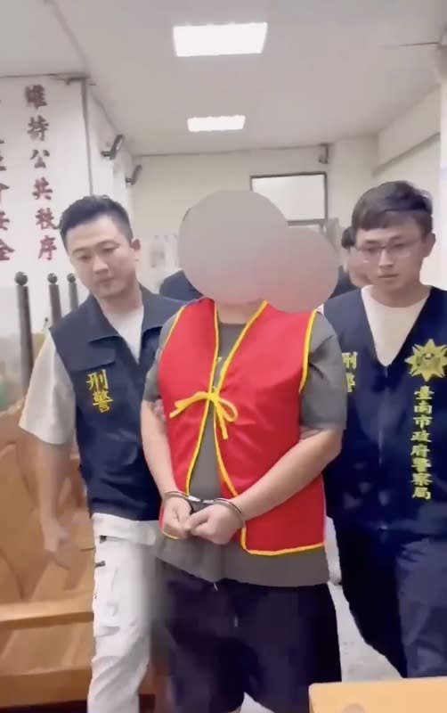 男疑白漂洗劫應召女遭毆打  南警拘提5人送辦 台南市朱姓男子6月在汽車旅館疑白嫖應召女郎及洗 劫對方，遭人糾眾毆打、拍攝道歉影片上傳網路，警 方日前拘提5人送辦。 （台南市警察局提供） 中央社記者張榮祥台南傳真  113年7月9日 