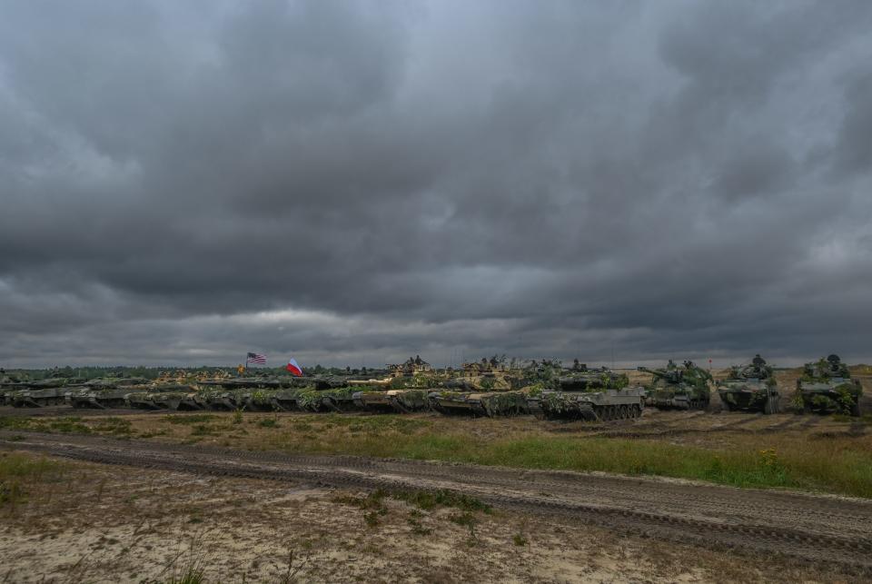 Kampfpanzer der Typen Abrams, Challenger 2 und Leopard 2 bei einer gemeinsamen Übung in Polen (Archivbild). - Copyright: picture alliance/NurPhoto/Artur Widak