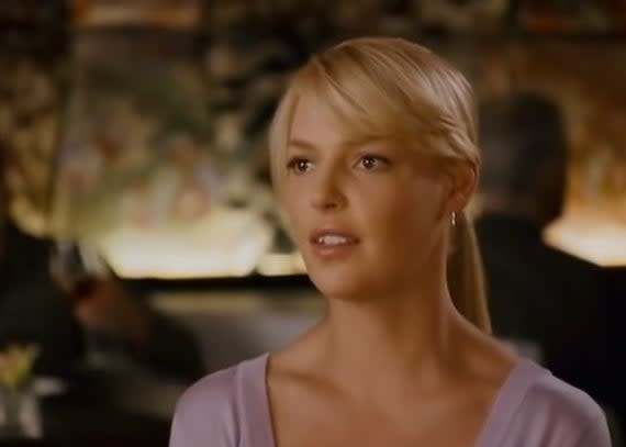 Alison sitting in a restaurant in "Knocked Up"