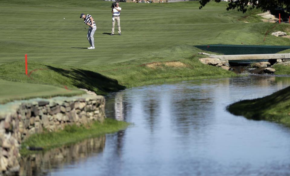 Obama, Bush, Clinton celebrate the start of Presidents Cup