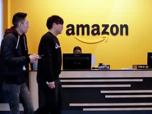 Amazon kündigte im vergangenen Monat an, 18.000 Stellen abzubauen.  - Copyright: Elaine Thompson/AP