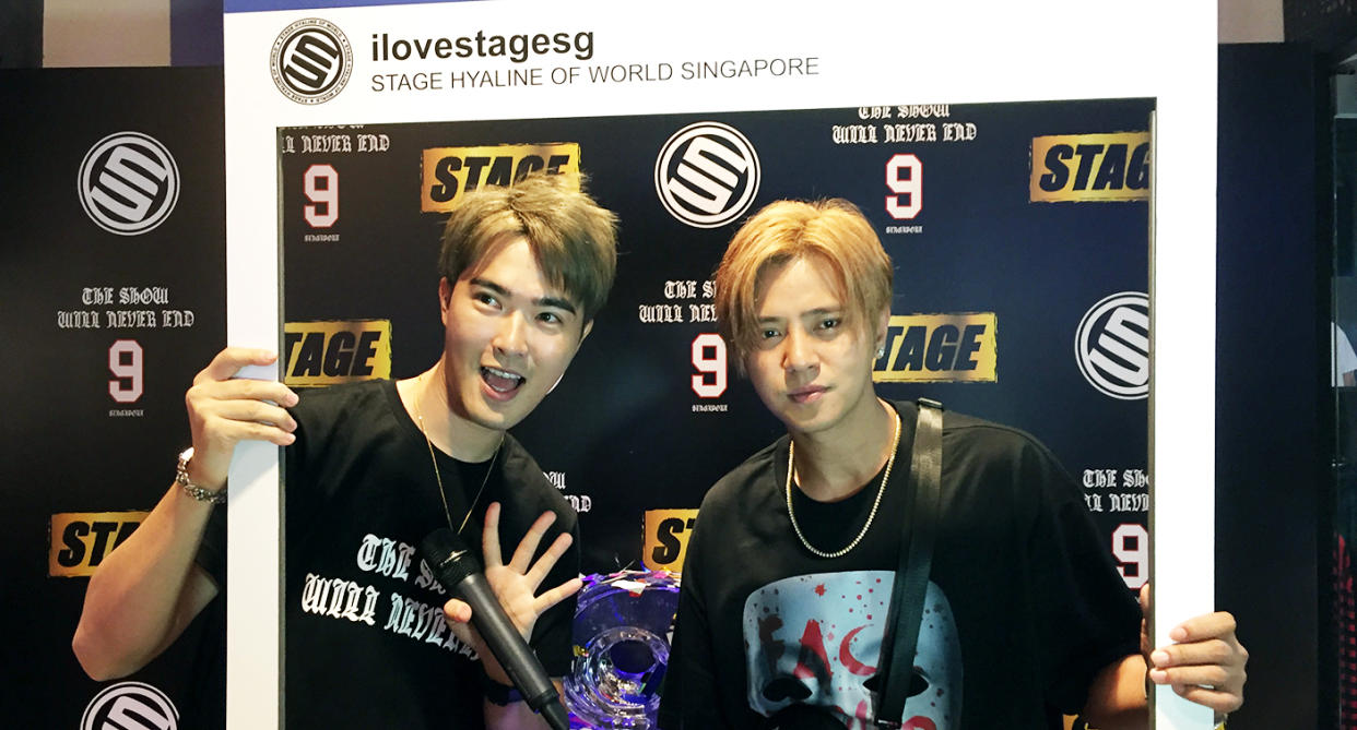Host Lee Teng (left) and Mandopop singer Show Luo at the 9th anniversary celebrations of STAGE at Orchard Gateway. (Photo: Gabriel Choo/Yahoo Lifestyle Singapore)