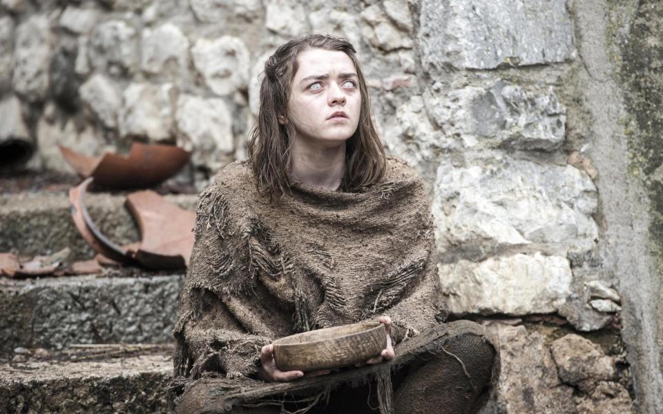 Maisie Williams in Game of Thrones season 6 - Alamy