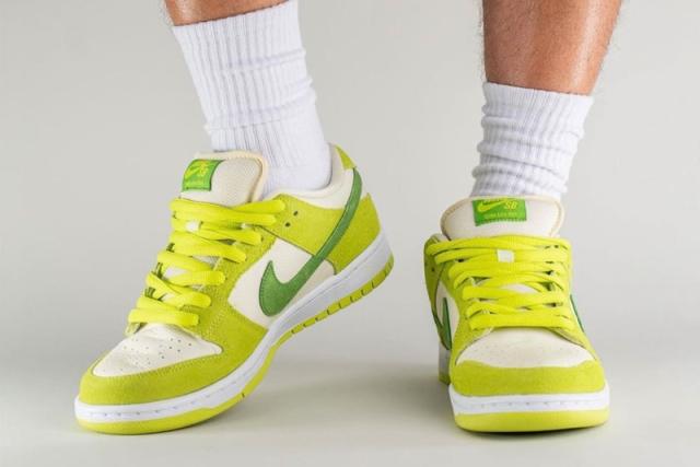 Here's What Nike SB's 4/20 Dunk Low Looks Like On Foot