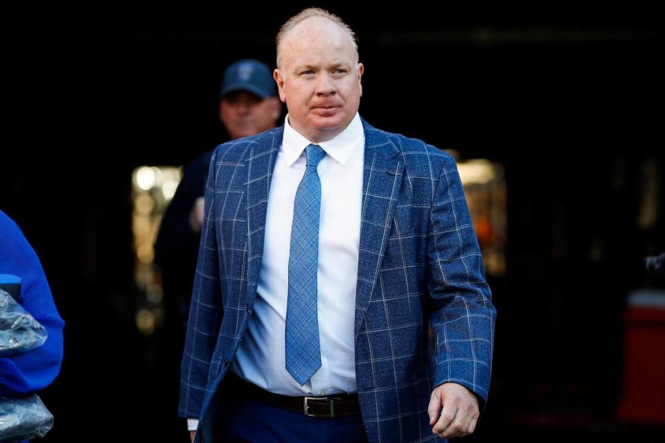 Kentucky Wildcats head coach Mark Stoops walks onto the field before the game with the Tennessee Volunteers at Neyland Stadium in Knoxville, Tn., Saturday, October 29, 2022.