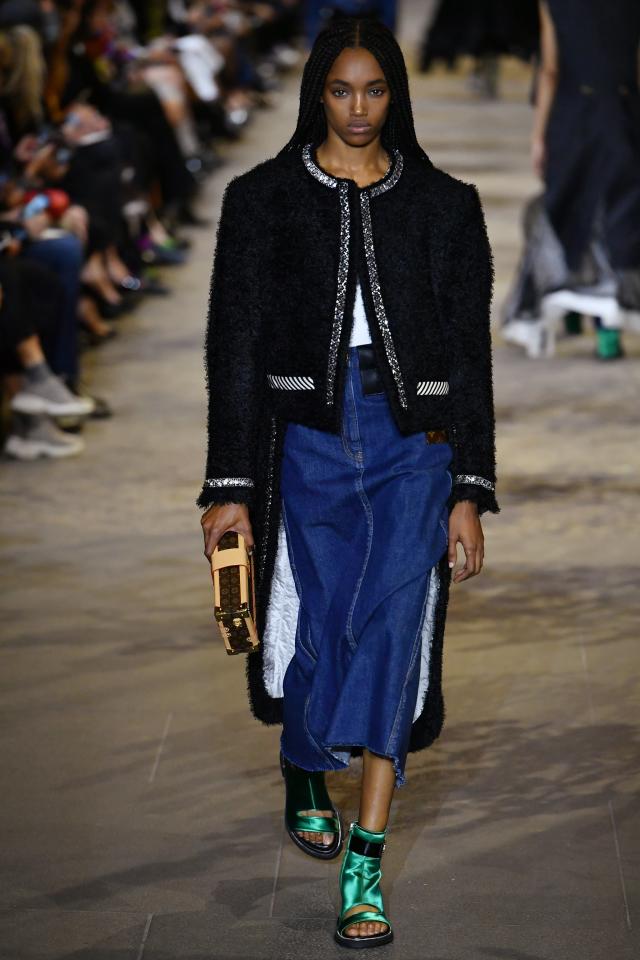 Louis Vuitton Spring 2022 Look 4, 23 Things to Know About Louis Vuitton's  Over-the-Top Spring 2022 Show