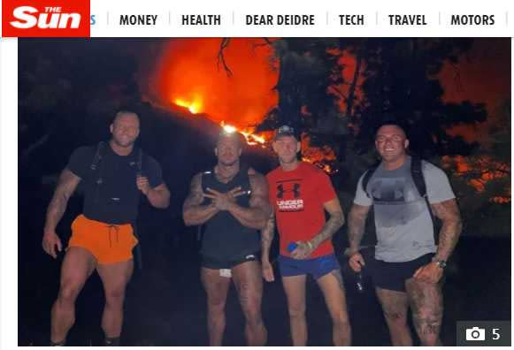 4名英國人闖入山區，與熔岩拍照。（圖／翻攝自太陽報）