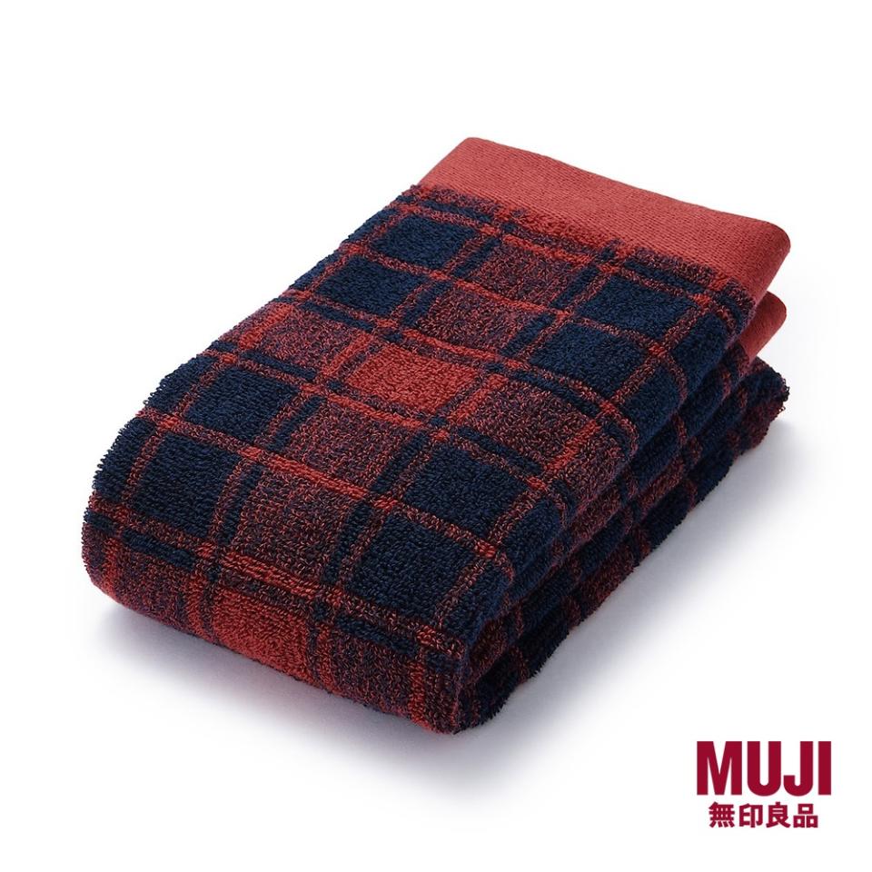 MUJI Twin Pile Face Towel. (Photo: Shopee SG)