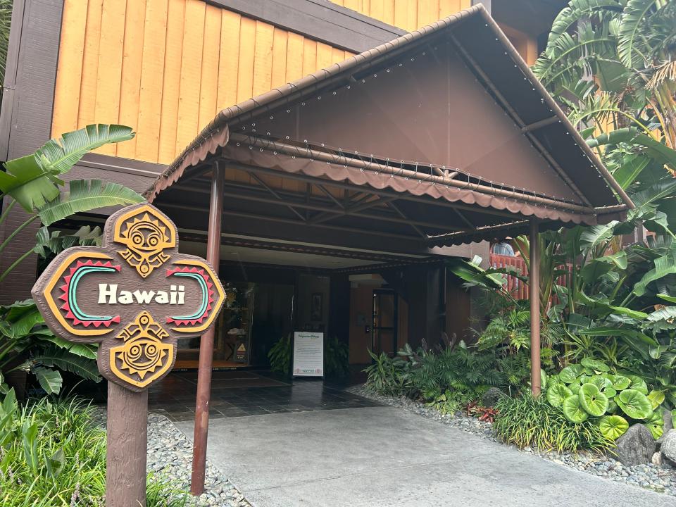 Hawaii building at Disney's Polynesian resort.