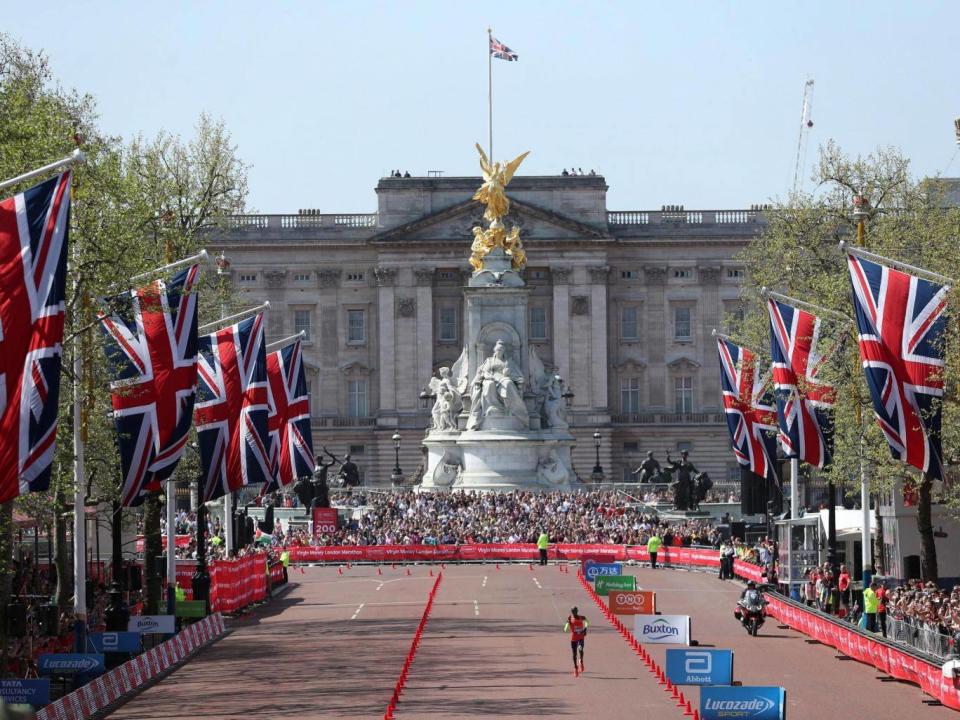 Farah was cheered home down The Mall (Reuters)