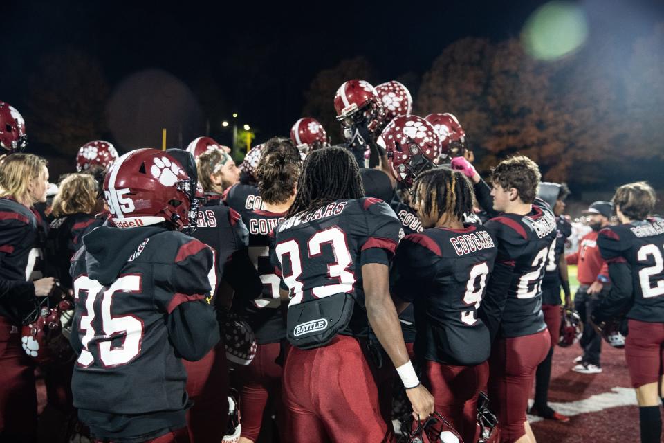 The Asheville Cougars and Davie War Eagles faced off in the first round of playoffs on November 5, 2021. Asheville beat Davie 61-28.