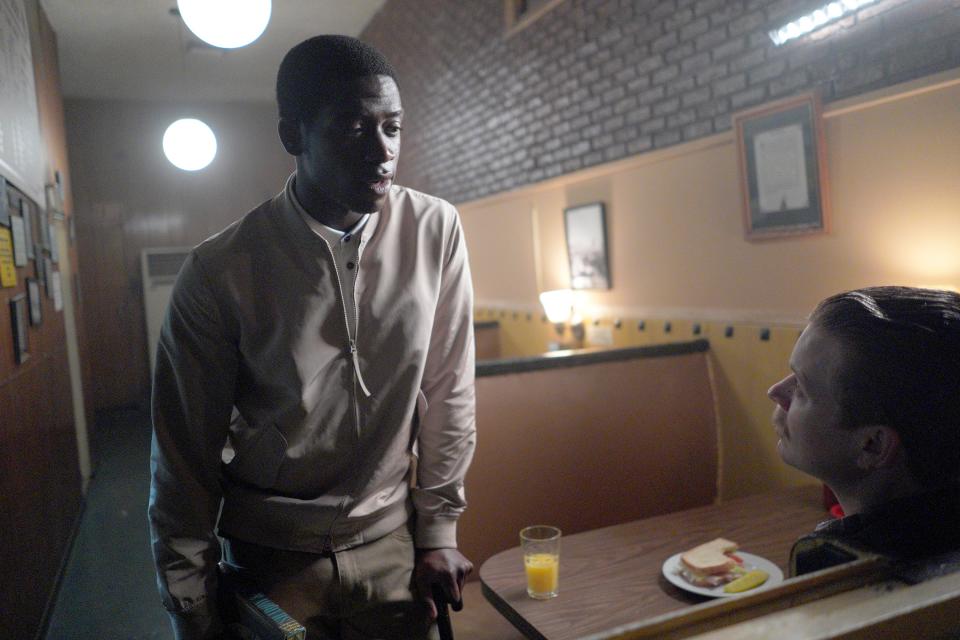 “All The Way Down” -- Season 4, Episode 3 (Airs Wednesday, March 3) -- Pictured: (l-r) Damson Idris as Franklin Saint, Jesse Luken as Officer Herb ’Nix’ Nixon. CR: Byron Cohen/FX