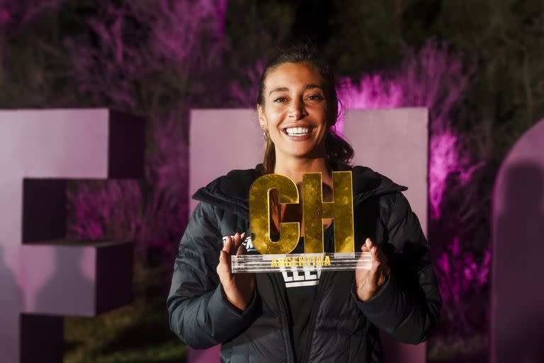 Sol Pérez, feliz con su premio; la modelo se impuso en la primera edición de The Challenge Argentina