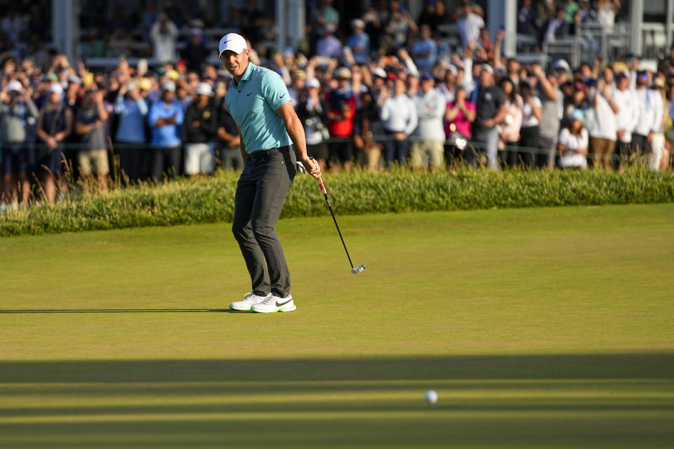 Rory McIlroy reacts after missing a putt on the 18th hole during the final round of the U.S. Open golf tournament at Los Angeles Country Club on Sunday, June 18, 2023, in Los Angeles. (AP Photo/Matt York)