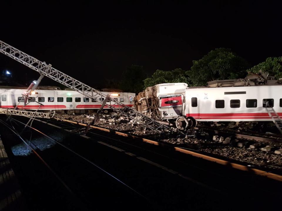 ▲台鐵普悠瑪列車 21 日在蘇澳翻車出軌，造成多人死傷。（圖／記者李清貴攝）