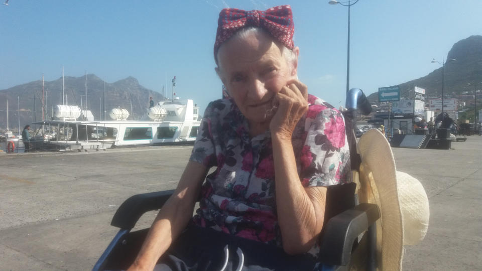 Mary O'Niel suffers from Alzheimer's, pictured here in Cape Town. (SWNS)