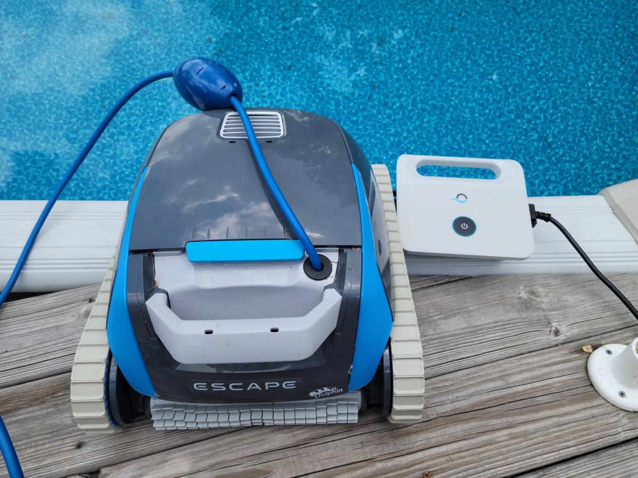 Dolphin Escape Robotic Pool Cleaner Review