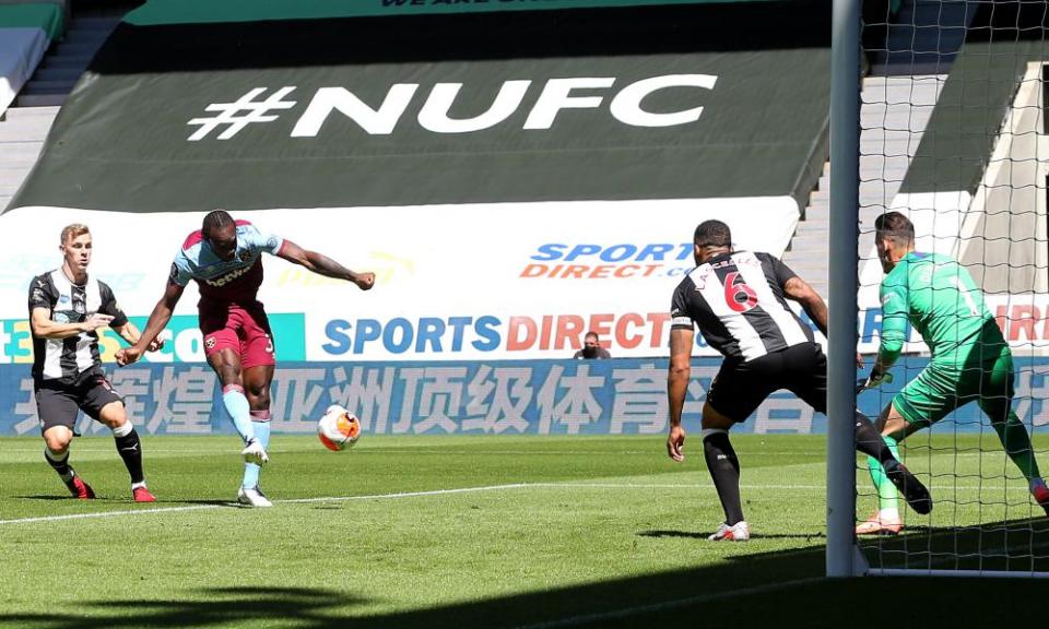 Michail Antonio opens the scoring for West Ham.