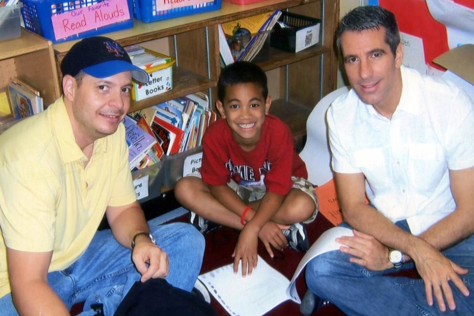 Pete, Kevin y Danny en una visita a la escuela de Kevin en 2007.