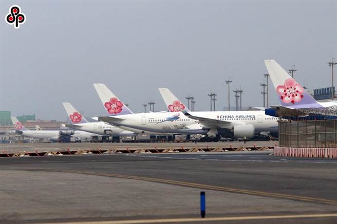 華航證實，今天一架CI111福岡飛往台北班機，有一名旅客出現不理性行為，最後要求該名旅客下機，並通報當地機場航警處理。（本報資料照）