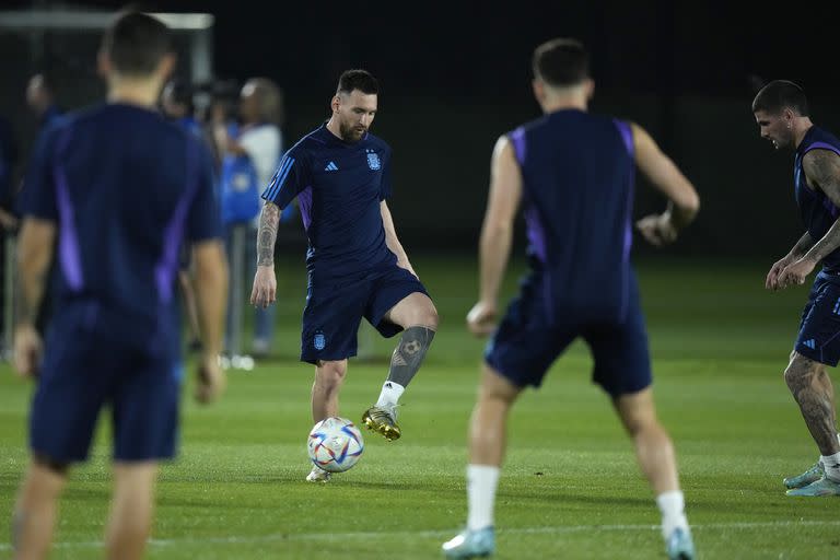 Entrenamiento de la Selección Argentina antes del partido contra Países Bajos por cuartos de final de la Copa del Mundo