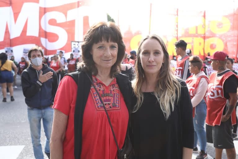 Marcha de organizaciones de izquierda en el Congreso contra el acuerdo con el FMI