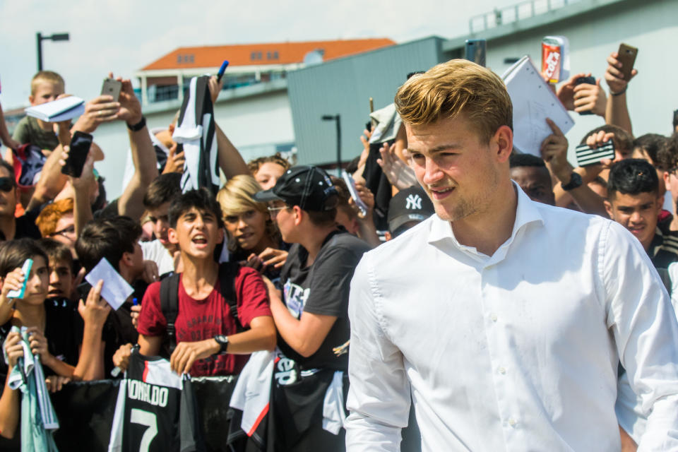 The Dutch footballer Matthijs de Ligt, new player of Juventus greets the fans in front of the J-Medical after the medical checks, Turin Italy. (Photo by Mauro Ujetto/NurPhoto via Getty Images)