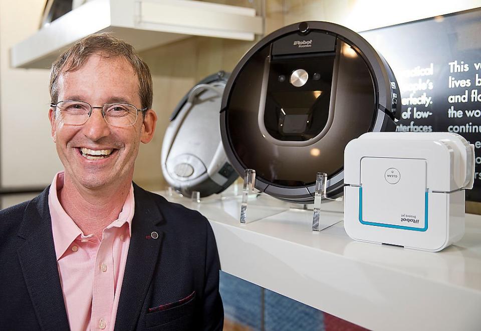 Colin Angle, CEO von iRobot, hat angesichts des Exits an Amazon gut lachen. - Copyright: Matthew J. Lee/The Boston Globe via Getty Images