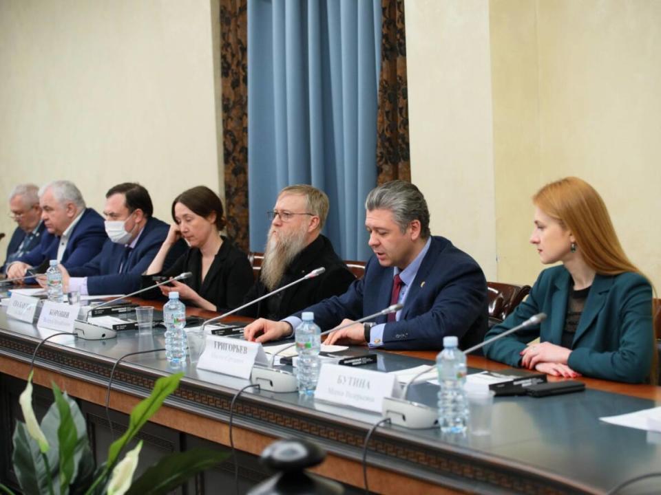 Maxim Grigoriev, a member of the Civic Chamber of the Russian Federation, speaks at the International Public Tribunal on Ukraine.   (Civic Chamber of the Russian Federation - image credit)