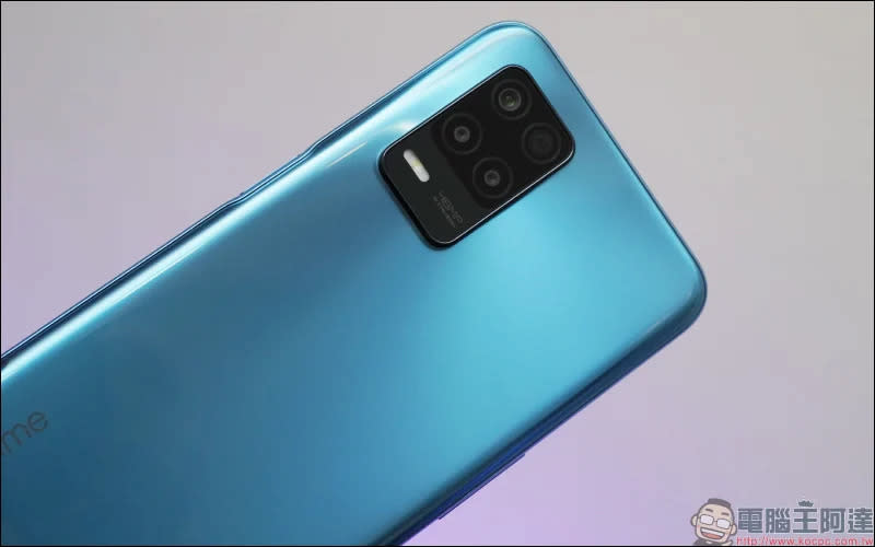 realme 8 5G 開箱動手玩｜登入 5G越級體驗！全台首搭載天璣 700 5G處理器，全新夜景濾鏡、5000mAh 大電量