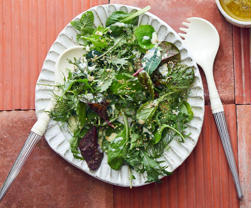 Mixed Greens With Yogurt Dressing And Dill