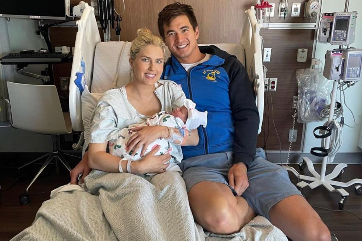 Olympic Swimmer Nathan Adrian and Wife Hallie Welcome Second Daughter Brooklyn James https://twitter.com/nathangadrian/status/1564707799744909312?s=21&amp;t=oCwH16s_HVd1-PGqPoT-rw