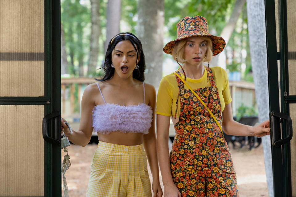 Drea (Camila Mendes) and Eleanor (Maya Hawke) in "Do Revenge"<p>Photo: Kim Simms/Courtesy of Netflix</p>