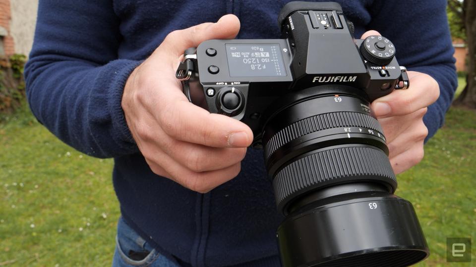 <p>Fujifilm GFX 100S review gallery</p>
