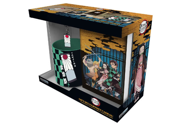 Set con productos de Demon Slayer