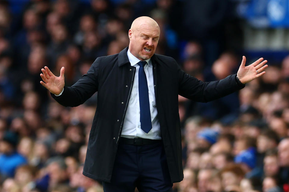 LIVERPOOL, ENGLAND - FEBRUARY 03: Everton manager Sean Dyche reacts on the touchline during the Premier League match between Everton FC and Tottenham Hotspur at Goodison Park on February 03, 2024 in Liverpool, England. (Photo by Chris Brunskill/Fantasista/Getty Images)